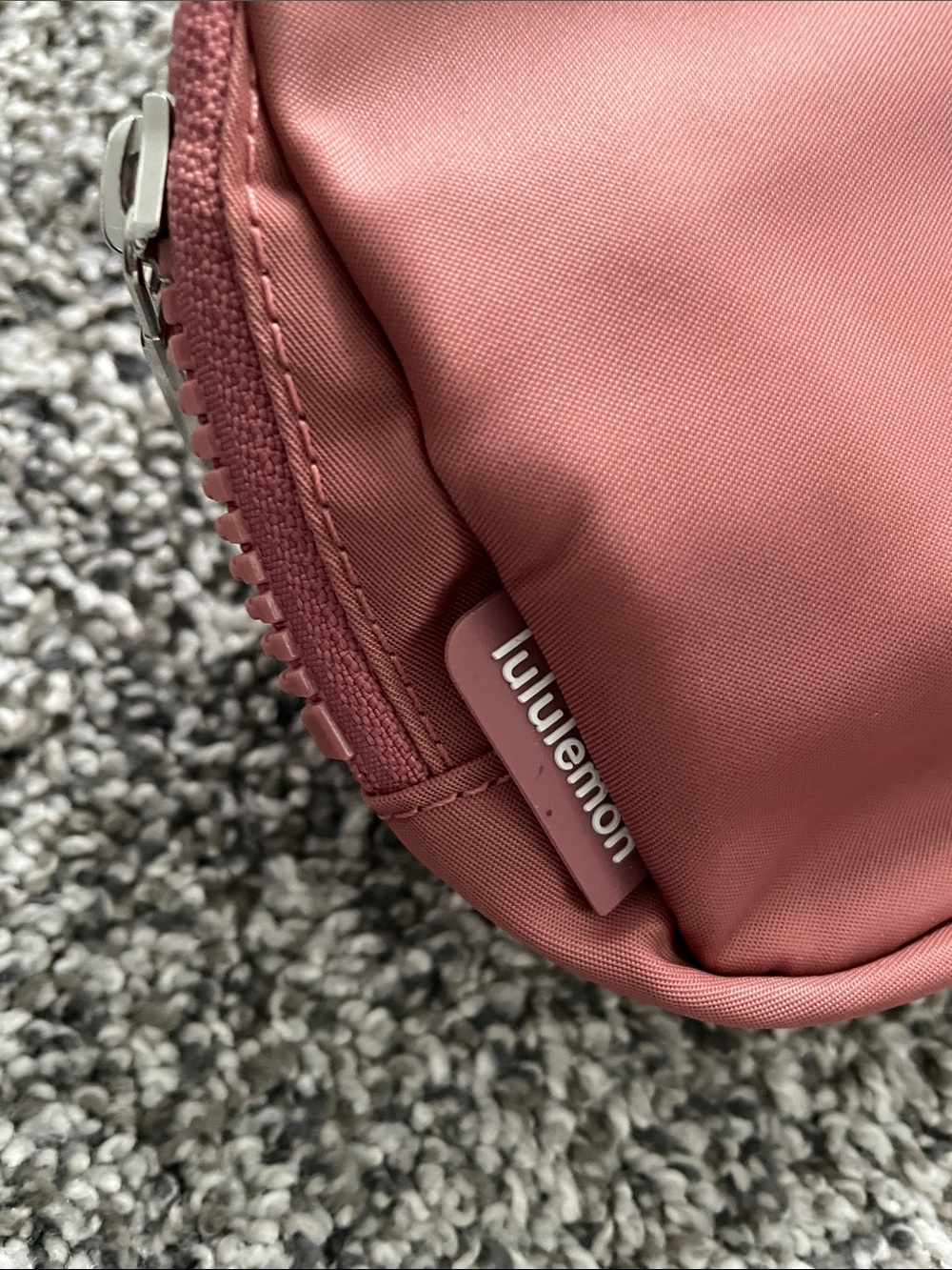 lululemon athletica Soft Crossbody Bag in Rosewood - Picture 2 of 4